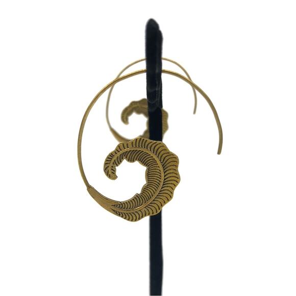 SPIRAL Floral Leaf Pull Through Hoop Earrings - Picture 5 of 5